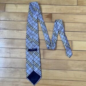 Burberry London Mens Lavender Purple Nova Check Silk Necktie Made in Italy